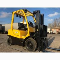 Вилочный погрузчик Hyster с мачтой триплекс и боковым смещением