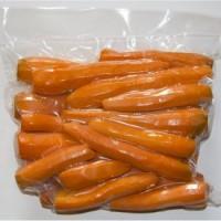 Морковь очищенная в вакуумной упаковке