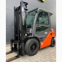 Дизельний навантажувач кара 2.5т. Toyota 02-8FDF25 кабіна