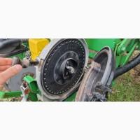 Сівалка просапна John Deere 2126 8-ми рядкова пневматична
