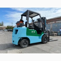 Газобензиновий навантажувач Sumitomo, з позиціонером вил. Модель: 11FT25PAXIII21S