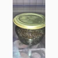 Червона ікра форелі. Чорна ікра сибірського осетра