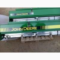 Туковые баки зерновых сеялок John Deere