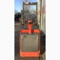 Самоходный электроштабелер Linde 12L 2015 года 932 моточасов