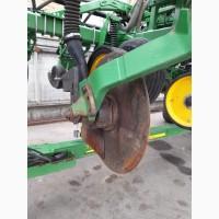 Сеялка точного высева пневматическая John Deere 1745