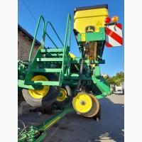 Сеялка точного высева пневматическая John Deere 1745