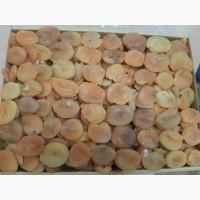 Горіхи та сухофрукти в асортименті