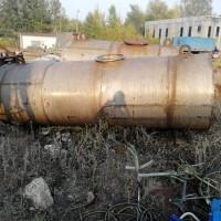 Ёмкости металлические и резервуары, бочки и баки, ресивера и газгольдеры в ассортименте