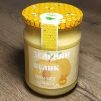 Крем-мед з фруктами, ягодами та горіхами