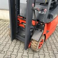 Вилочный электропогрузчик 2т. Linde E20 под захват