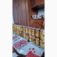 Мариновані білі гриби з Карпат