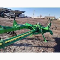 Продам плуг John Deere 38108 F (7+1)