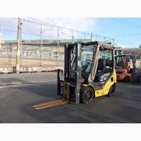 Вилочний автонавантажувач Komatsu, компакт з кабіною та позиціонером для кожної вили