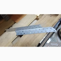 Кутник універсальний оцинкований з ребром жорсткості 145×145×95 (2, 5 мм)